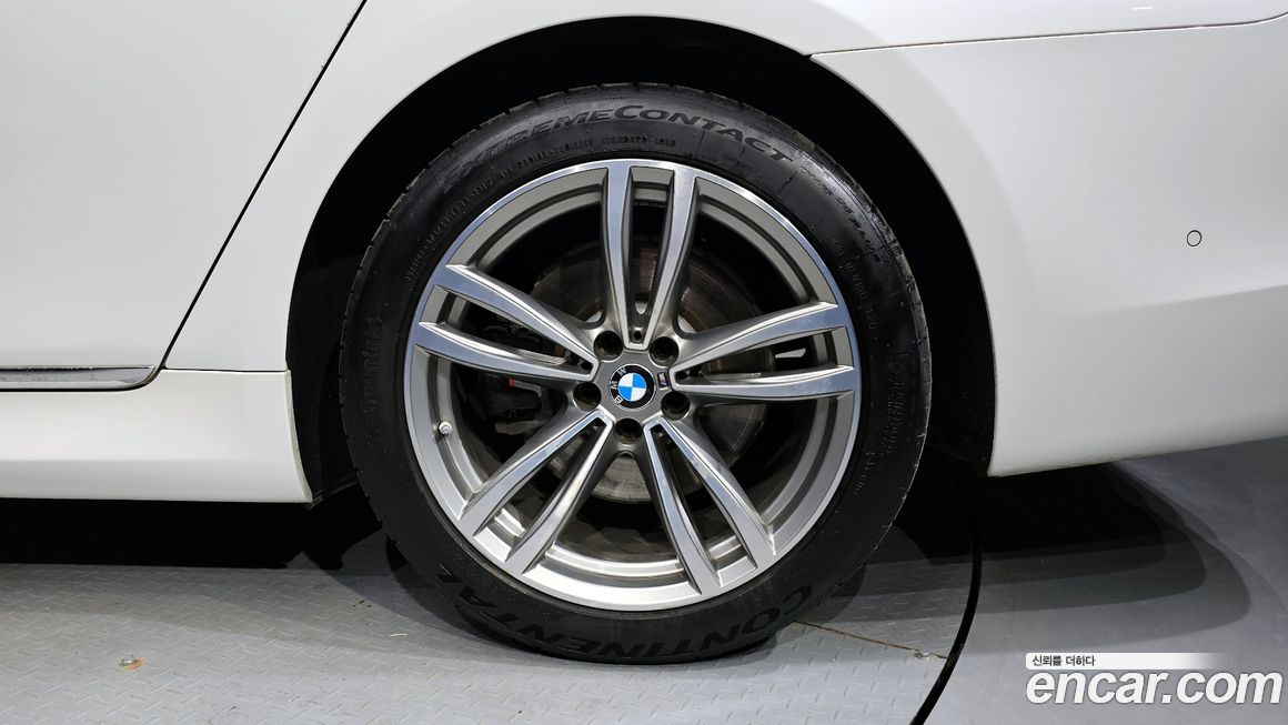 BMW 7-Series 2017