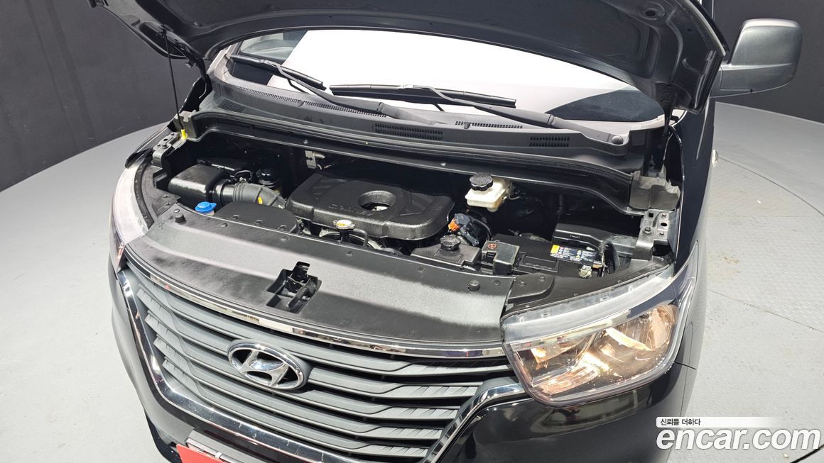 Hyundai Starex 2021