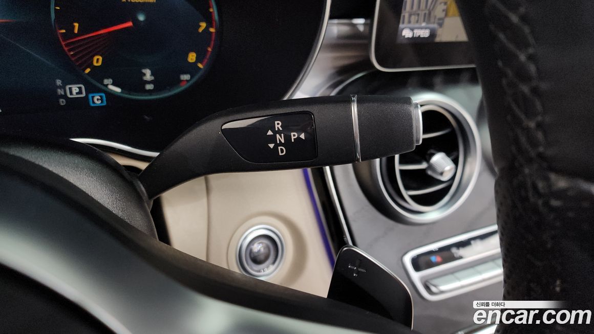 Mercedes-Benz C-Class 2021