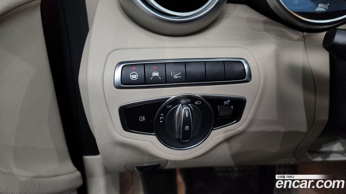 Mercedes-Benz C-Class 2021