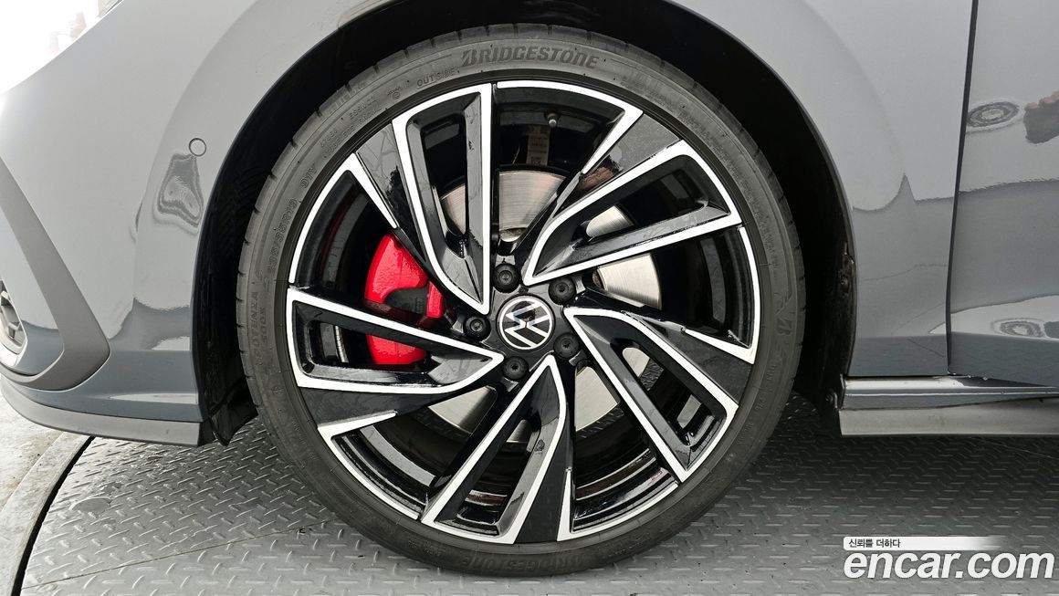 Volkswagen Golf 2024