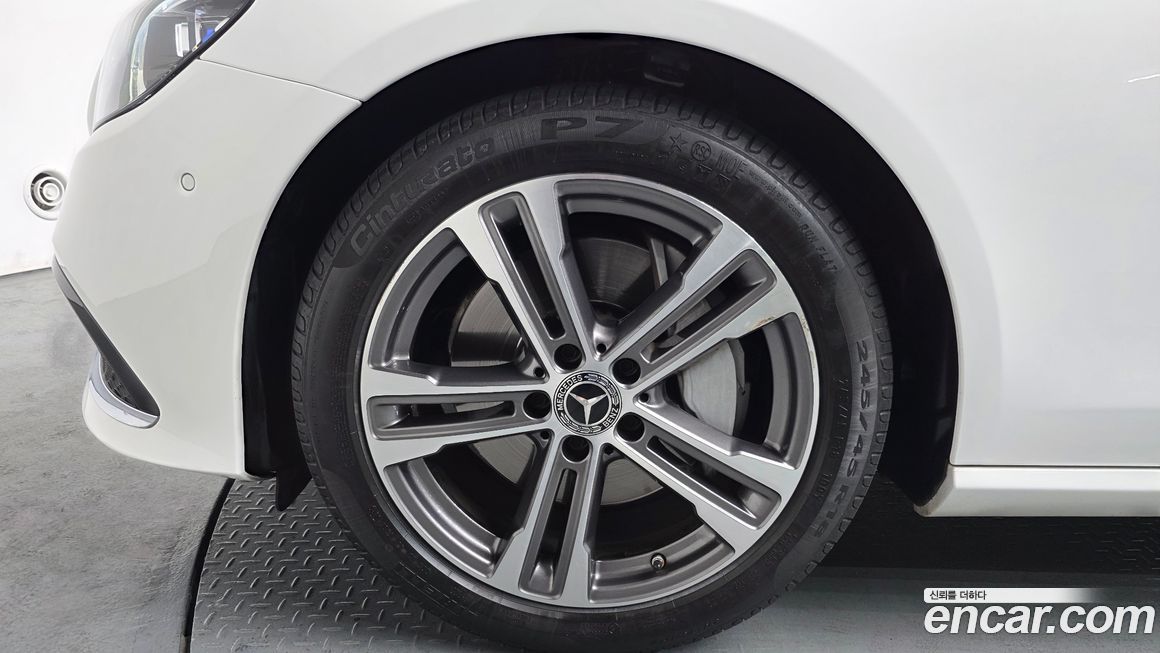 Mercedes-Benz E-Class 2021
