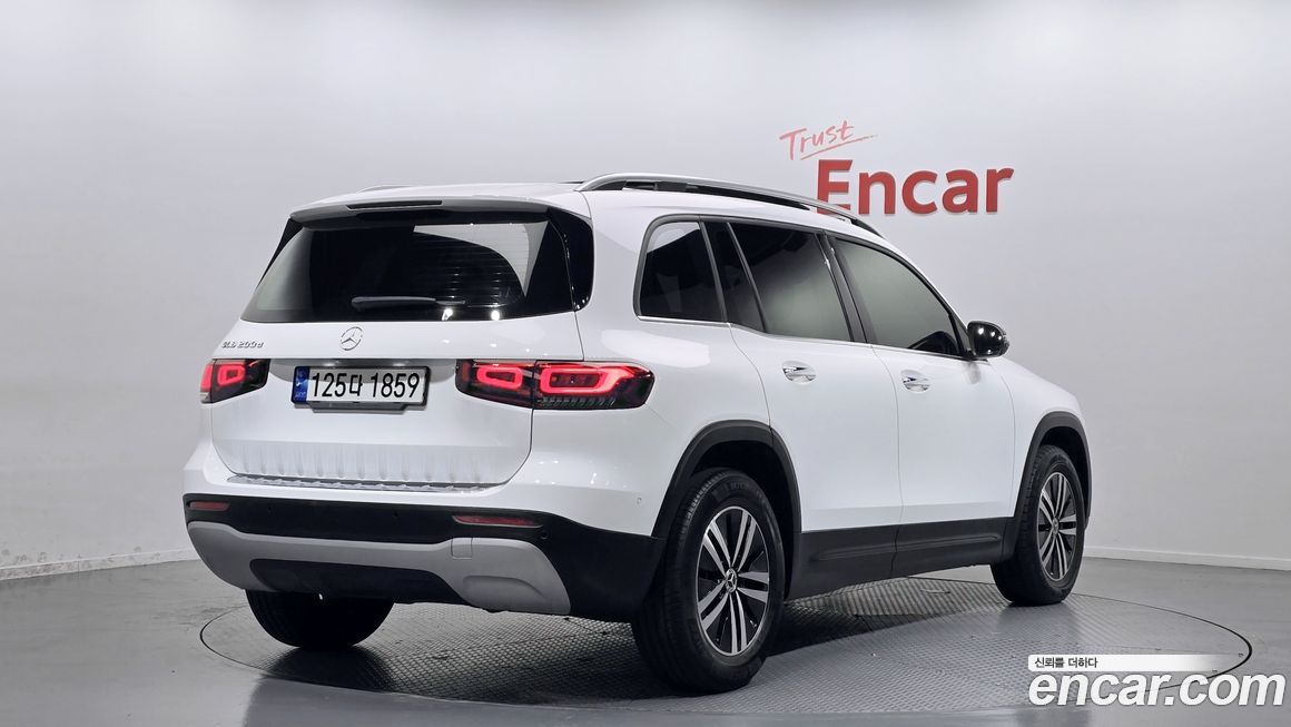 Mercedes-Benz GLB-Class 2021