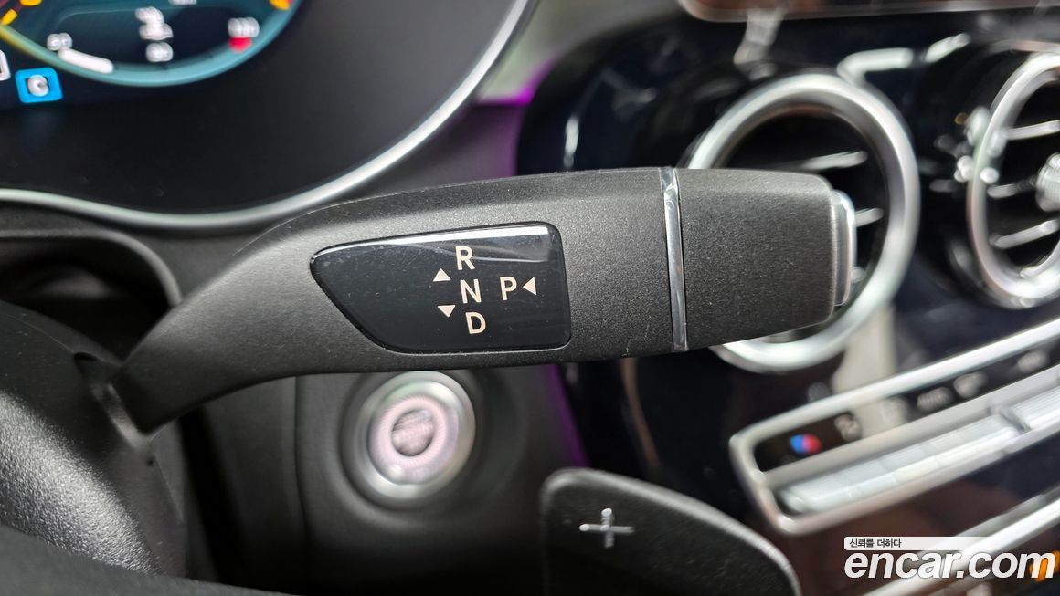 Mercedes-Benz GLC-Class 2021