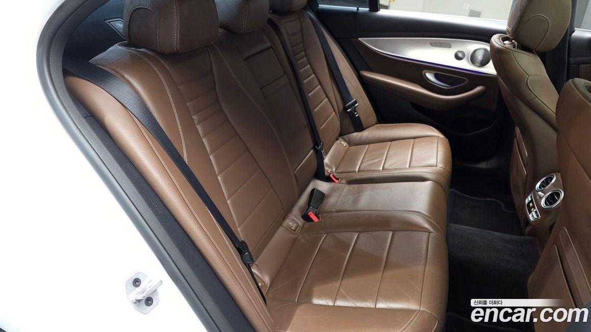 Mercedes-Benz E-Class 2021