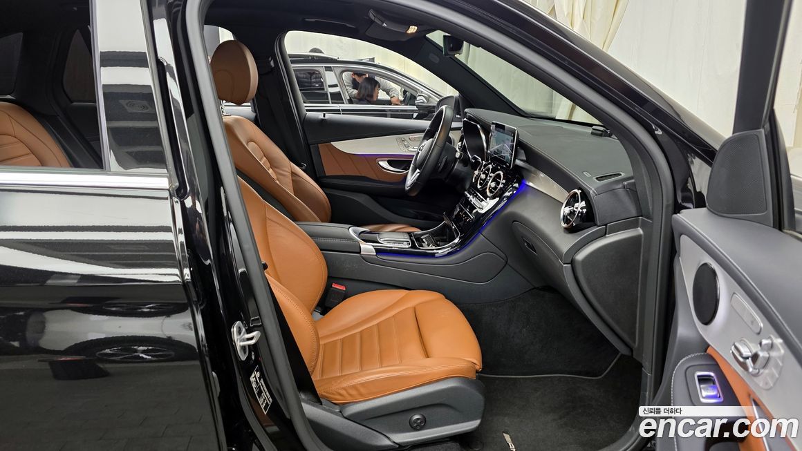 Mercedes-Benz GLC-Class 2021