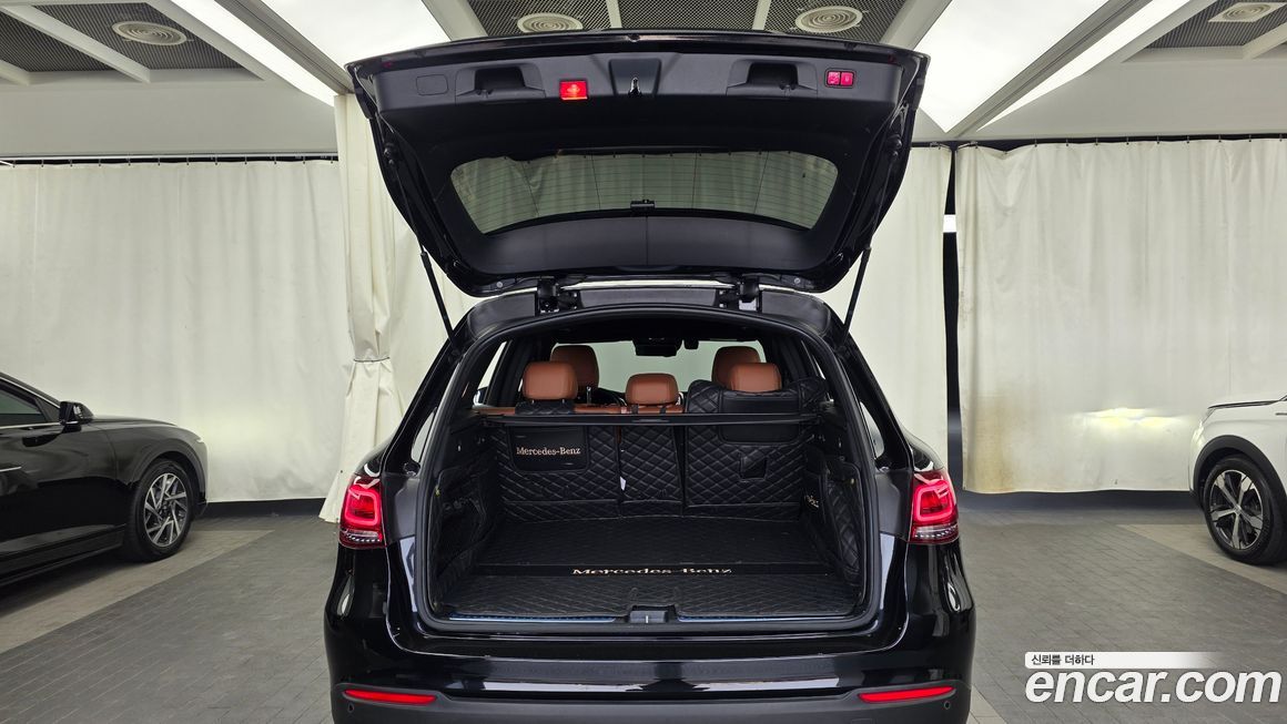 Mercedes-Benz GLC-Class 2021