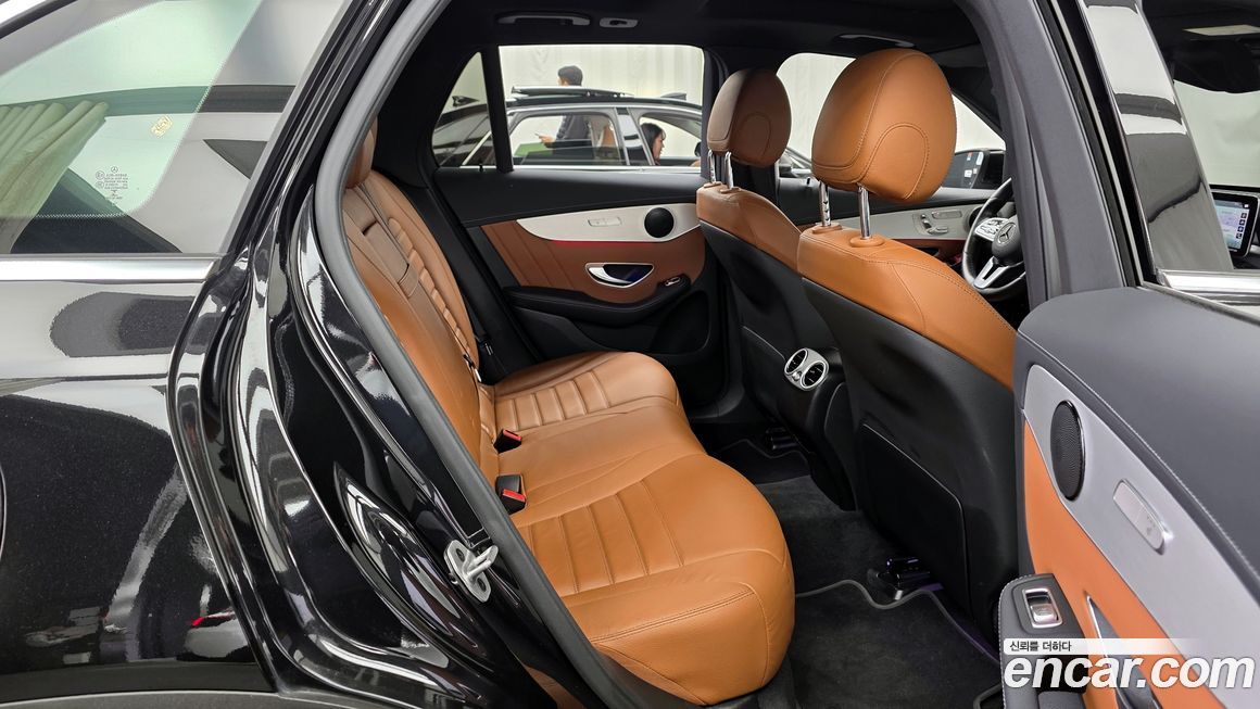 Mercedes-Benz GLC-Class 2021