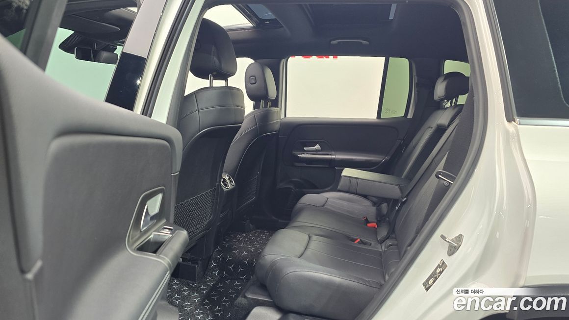 Mercedes-Benz GLB-Class 2021