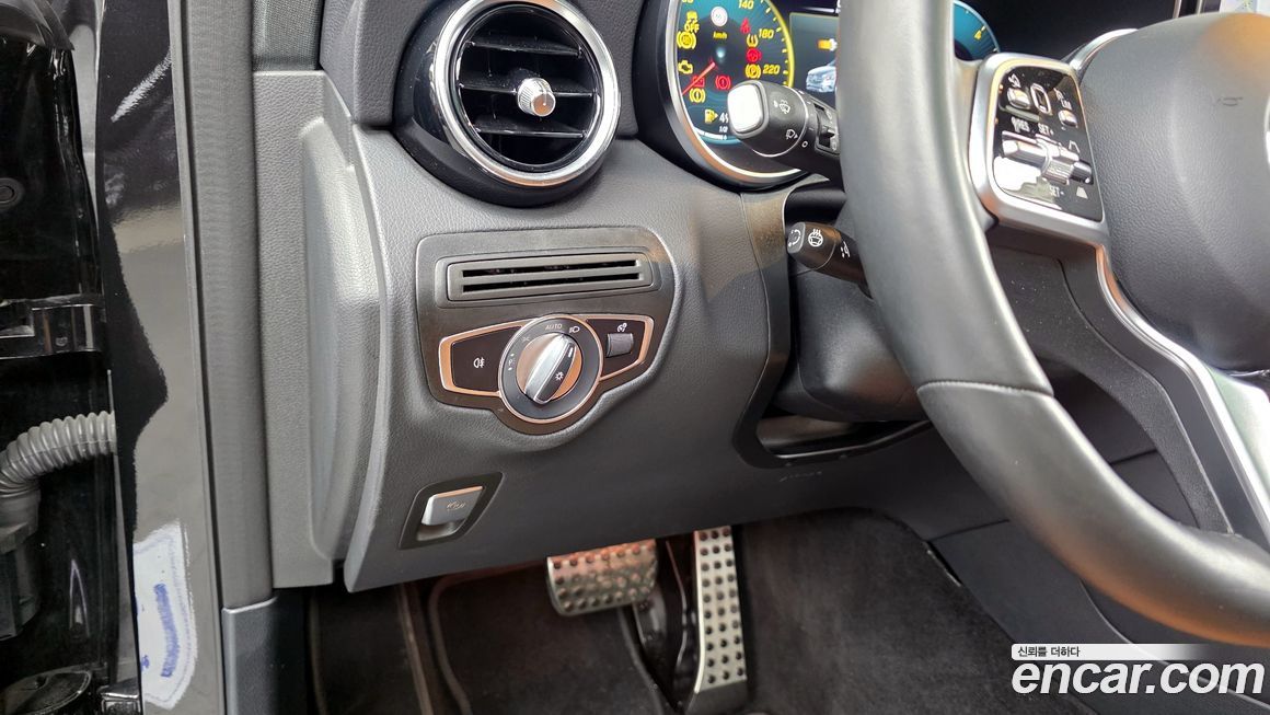 Mercedes-Benz GLC-Class 2021