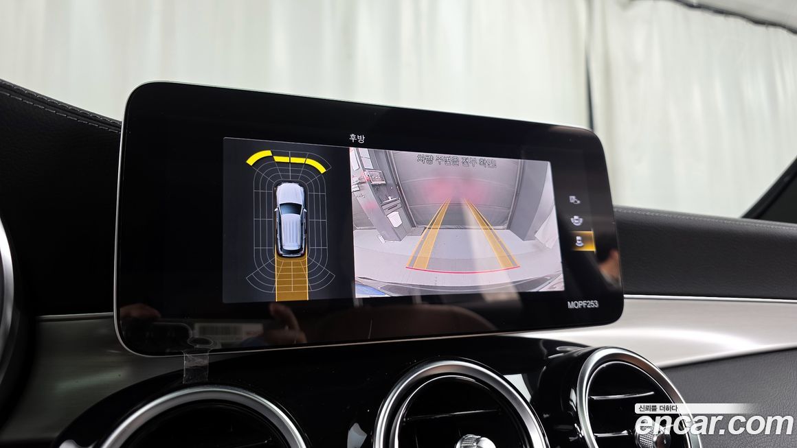 Mercedes-Benz GLC-Class 2021