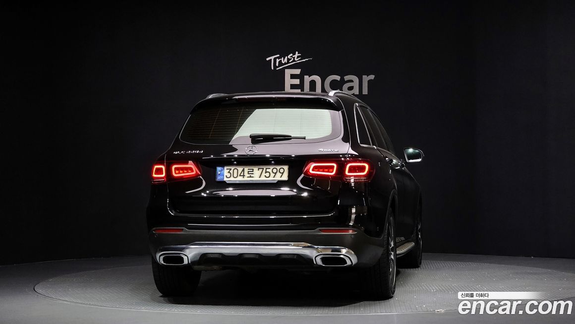 Mercedes-Benz GLC-Class 2021