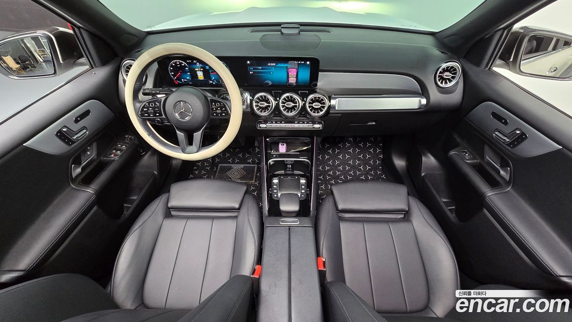 Mercedes-Benz GLB-Class 2021