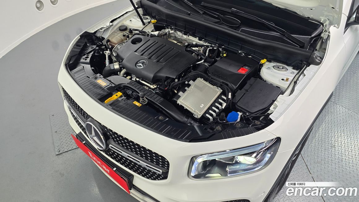 Mercedes-Benz GLB-Class 2021