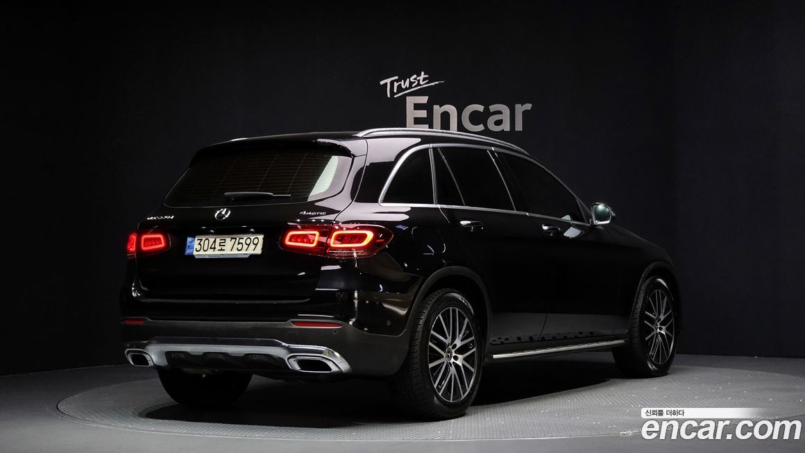 Mercedes-Benz GLC-Class 2021