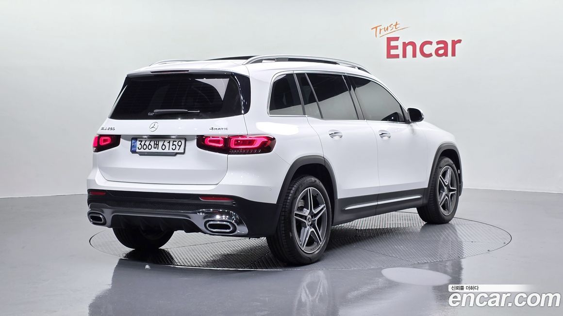 Mercedes-Benz GLB-Class 2022