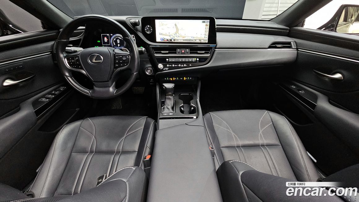 Lexus ES 2023