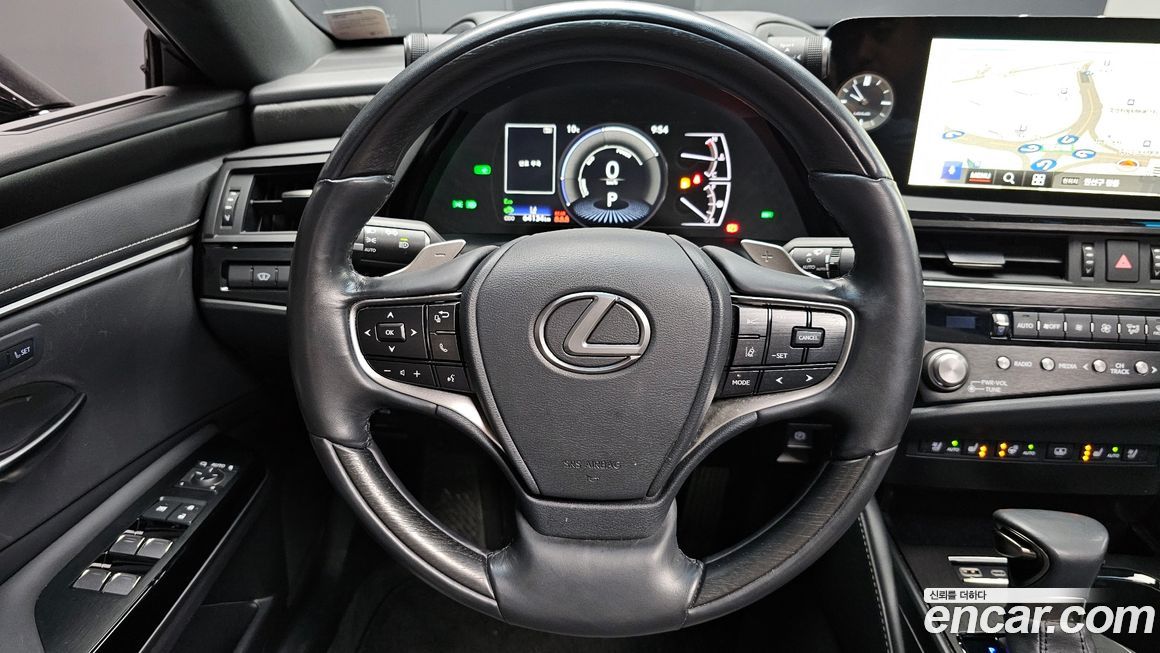 Lexus ES 2023