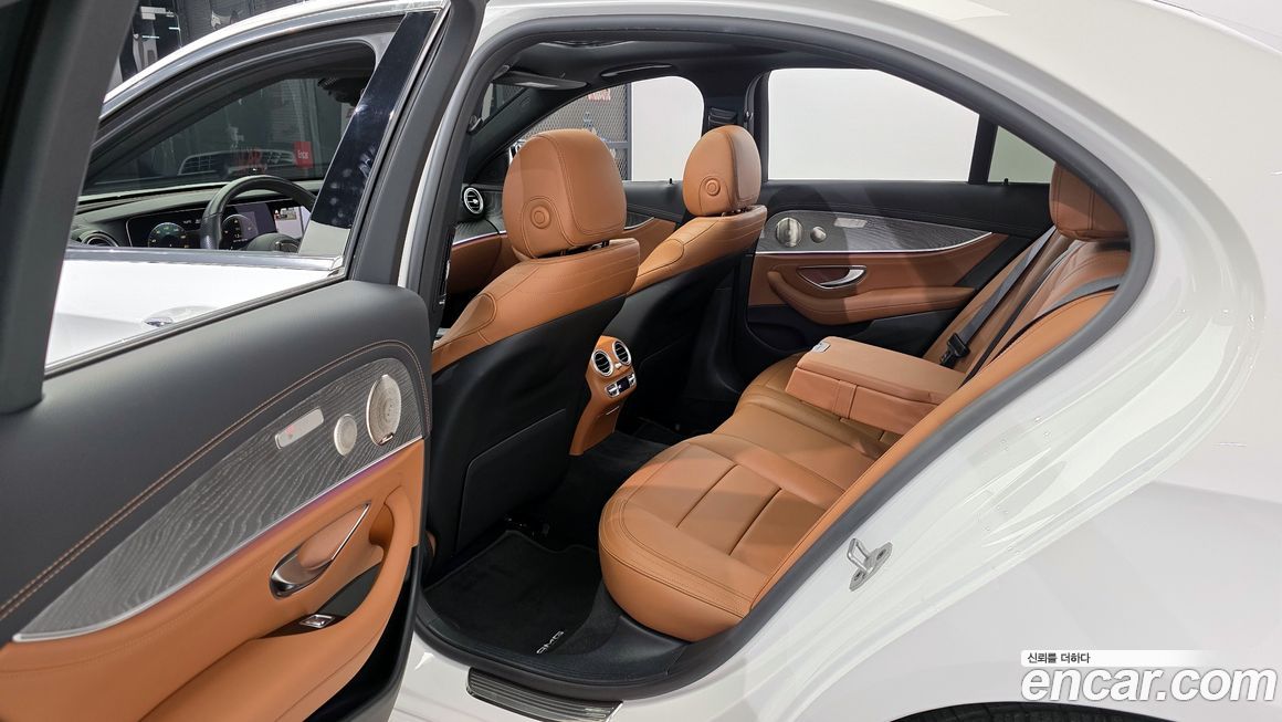 Mercedes-Benz E-Class 2021