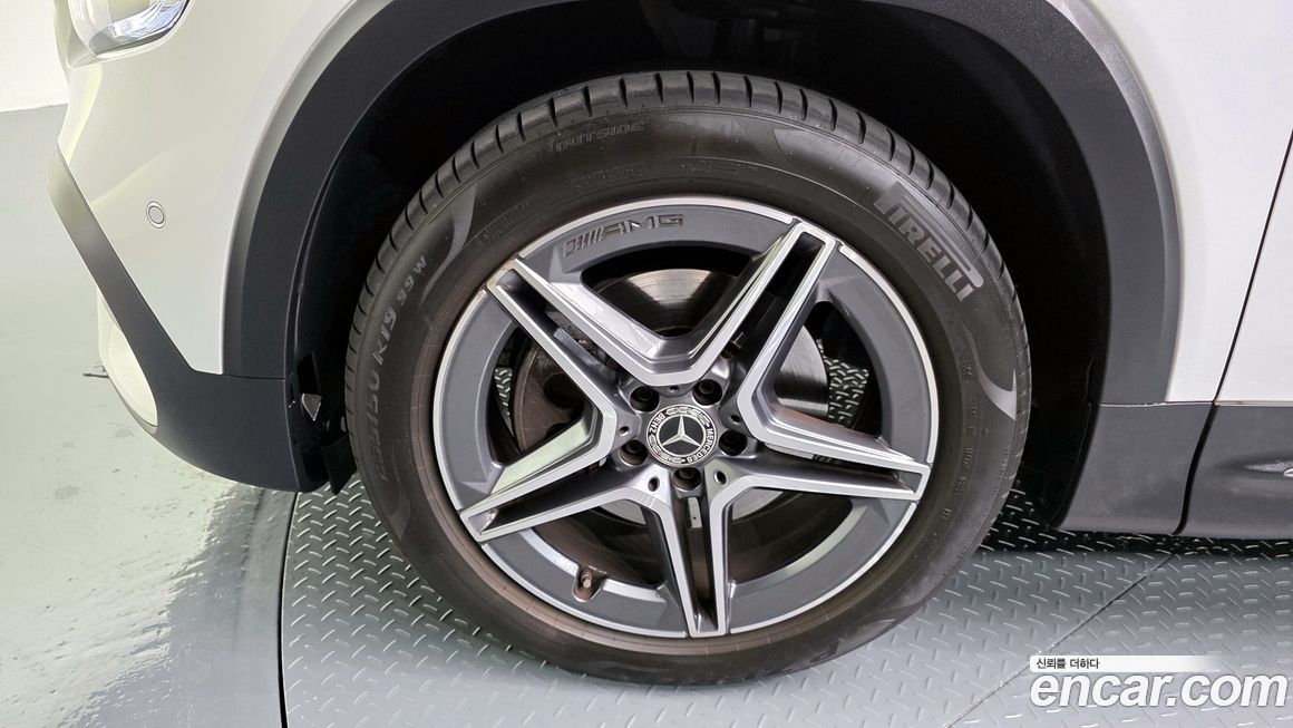 Mercedes-Benz GLB-Class 2022