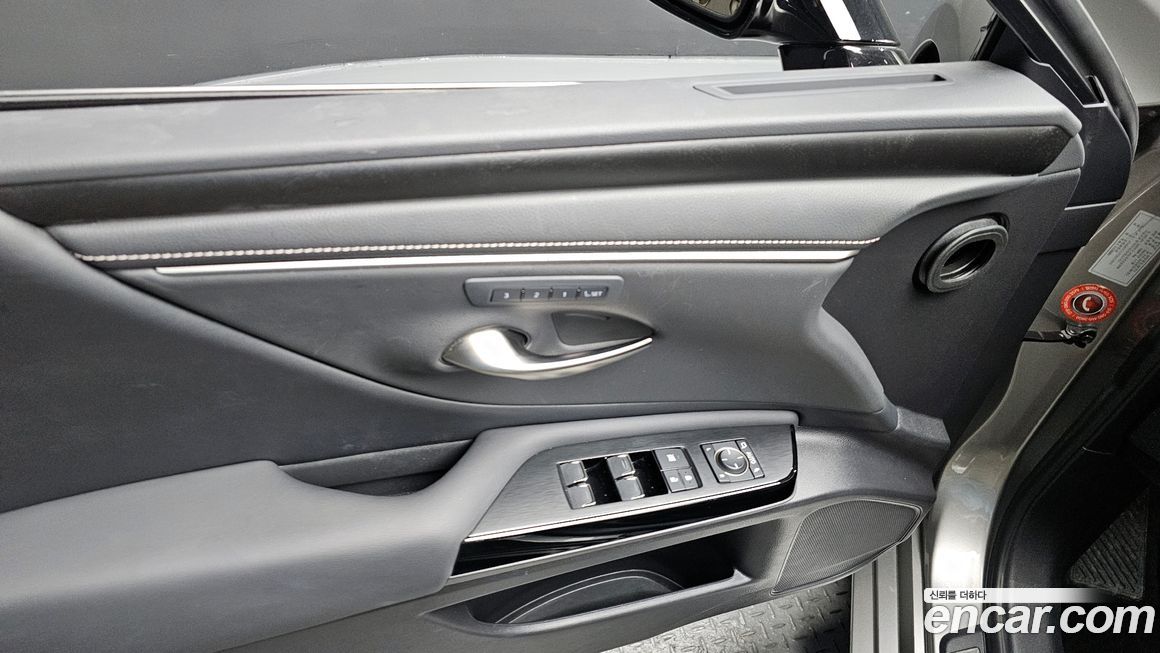 Lexus ES 2023
