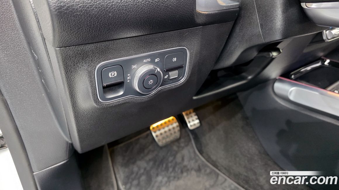 Mercedes-Benz GLB-Class 2022