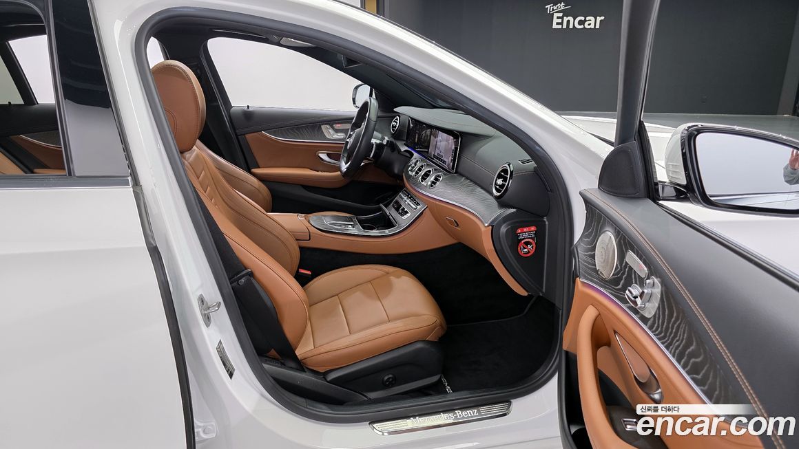 Mercedes-Benz E-Class 2021