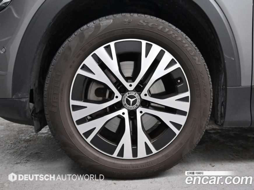 Mercedes-Benz GLB-Class 2024