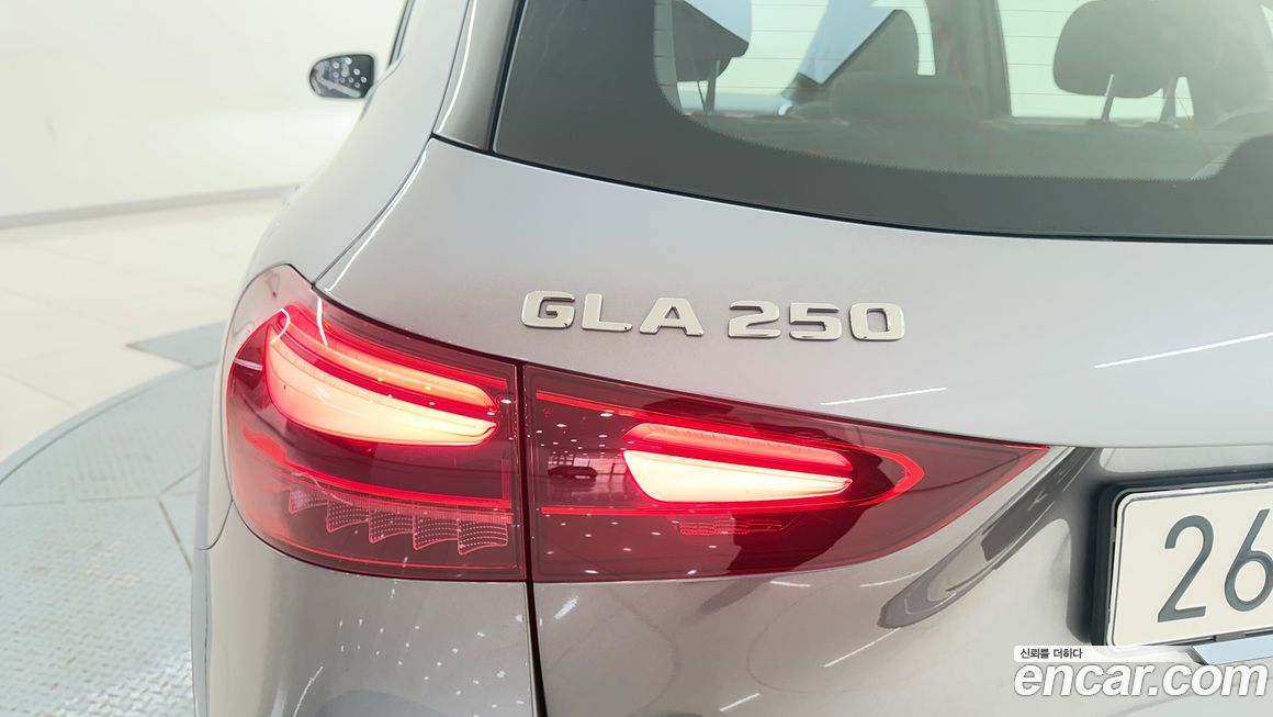 Mercedes-Benz GLA-Class 2025