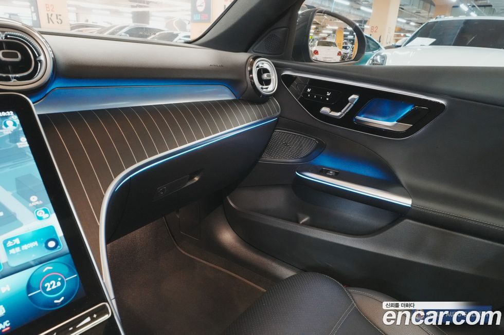 Mercedes-Benz C-Class 2025