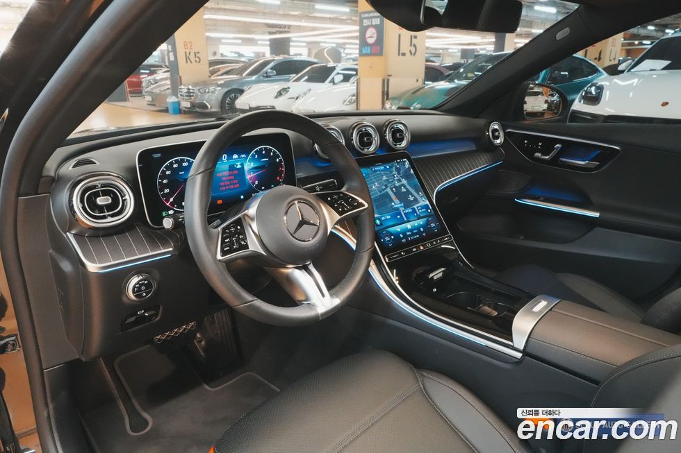 Mercedes-Benz C-Class 2025