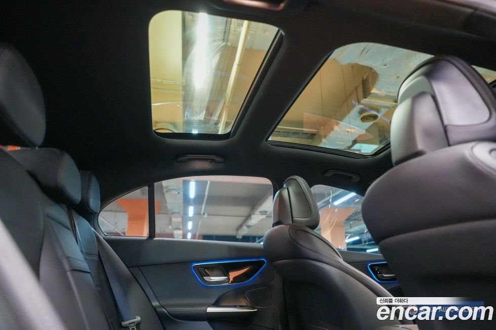 Mercedes-Benz C-Class 2025