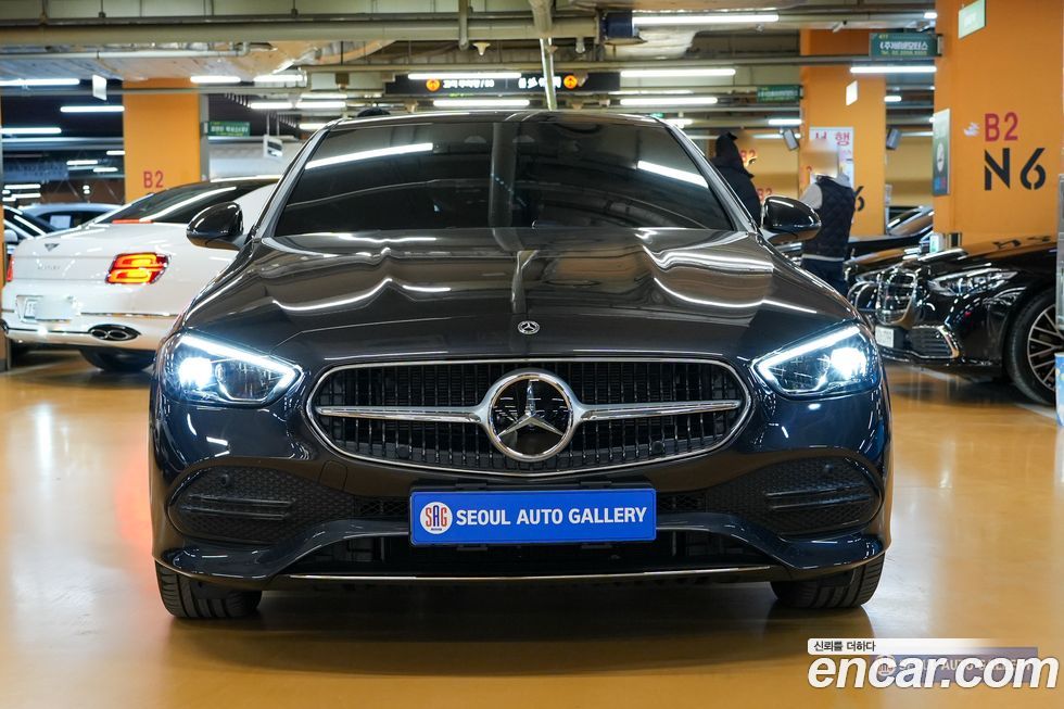Mercedes-Benz C-Class 2025