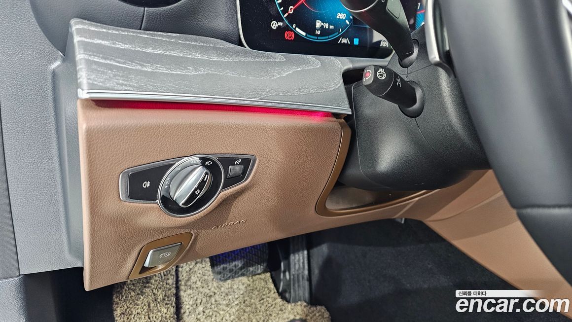 Mercedes-Benz E-Class 2022