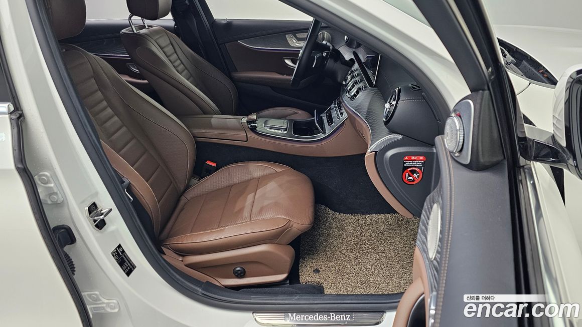 Mercedes-Benz E-Class 2022