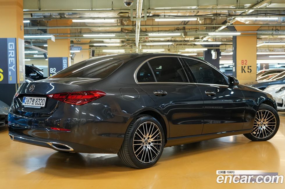 Mercedes-Benz C-Class 2025