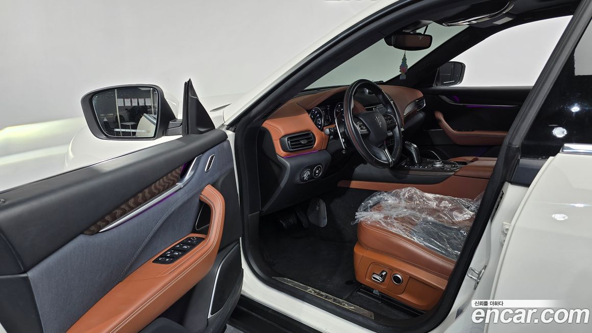 Maserati Levante 2021