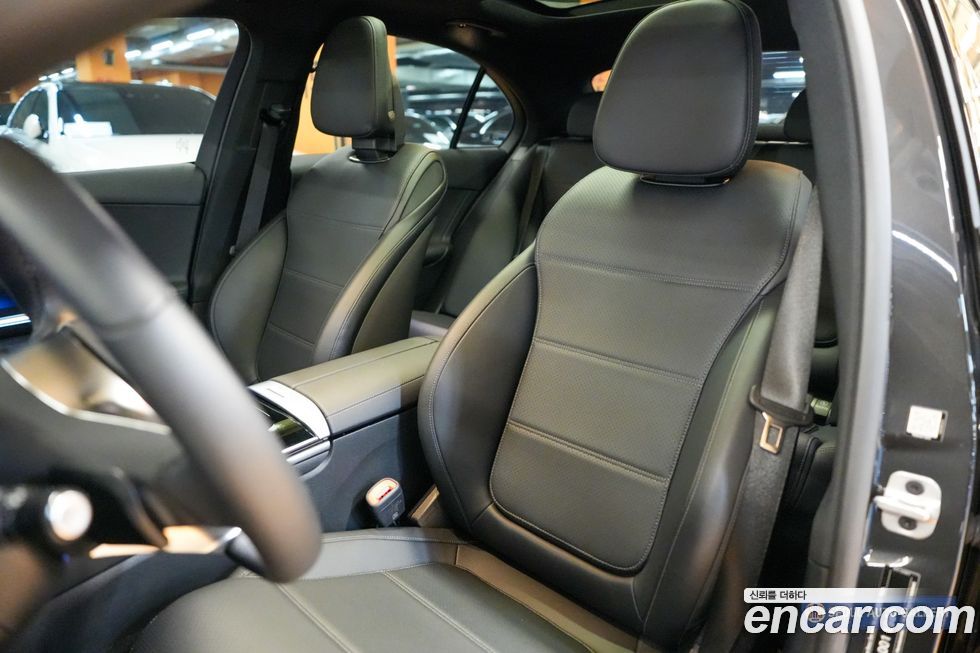 Mercedes-Benz C-Class 2025