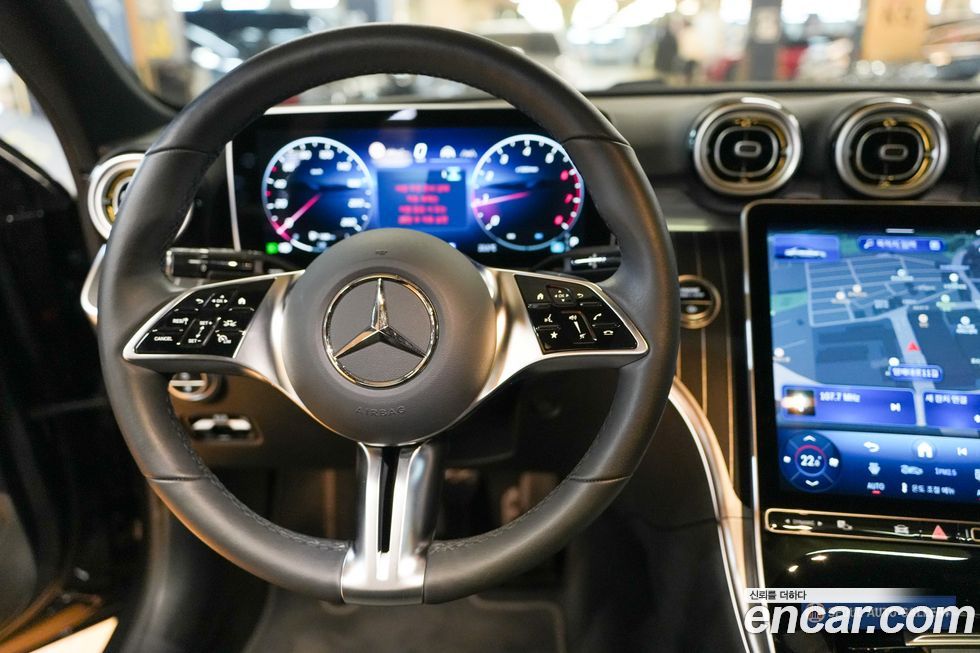 Mercedes-Benz C-Class 2025