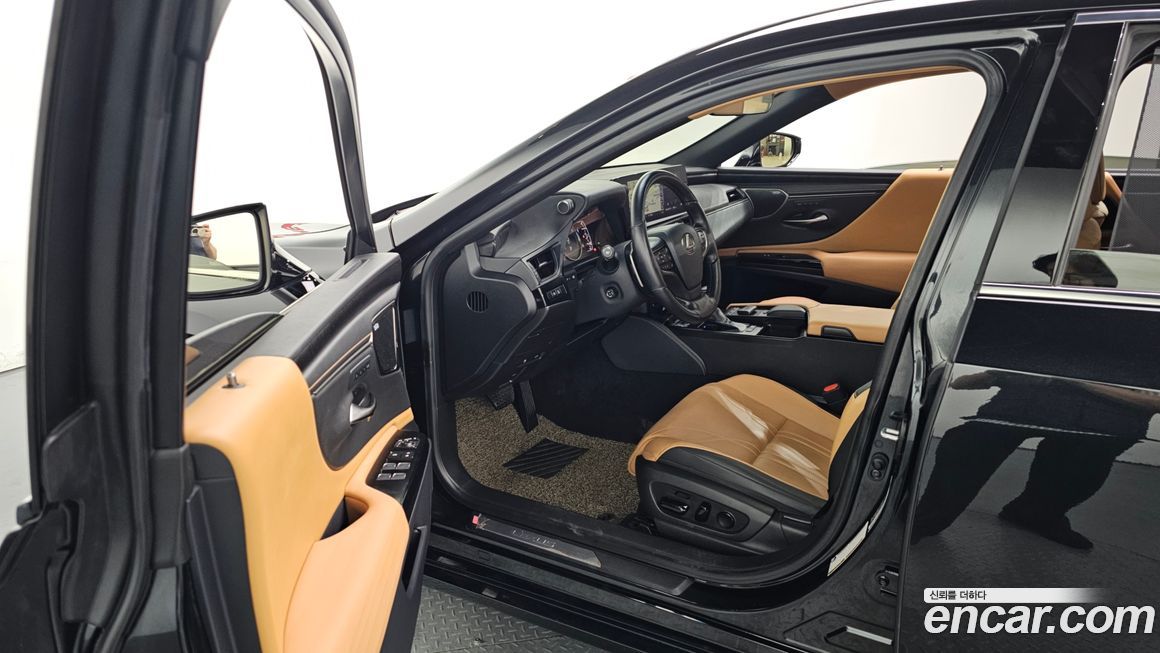 Lexus ES 2022