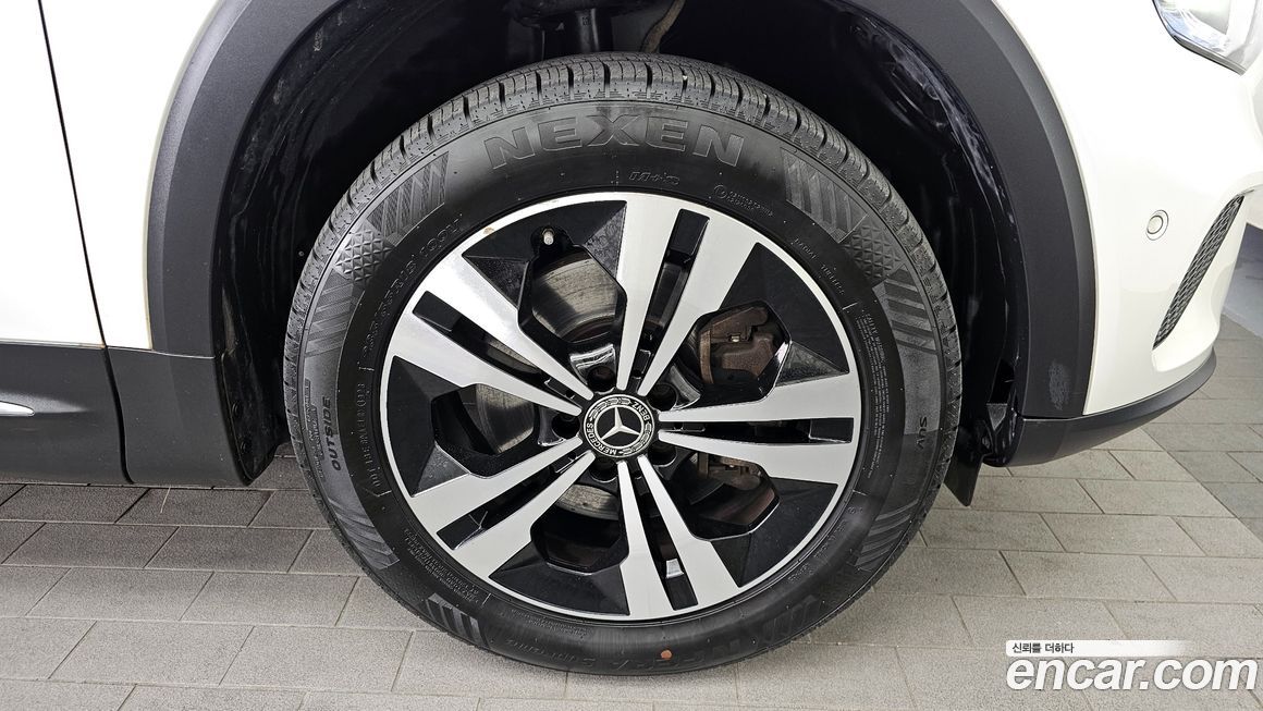 Mercedes-Benz GLB-Class 2022