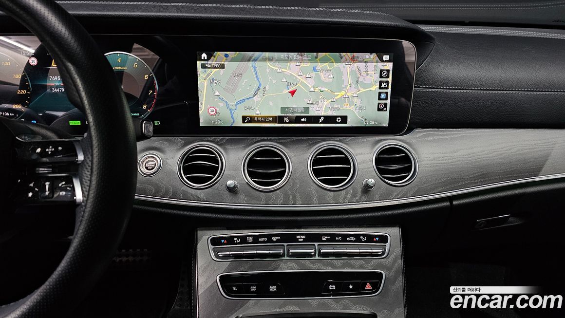 Mercedes-Benz E-Class 2022