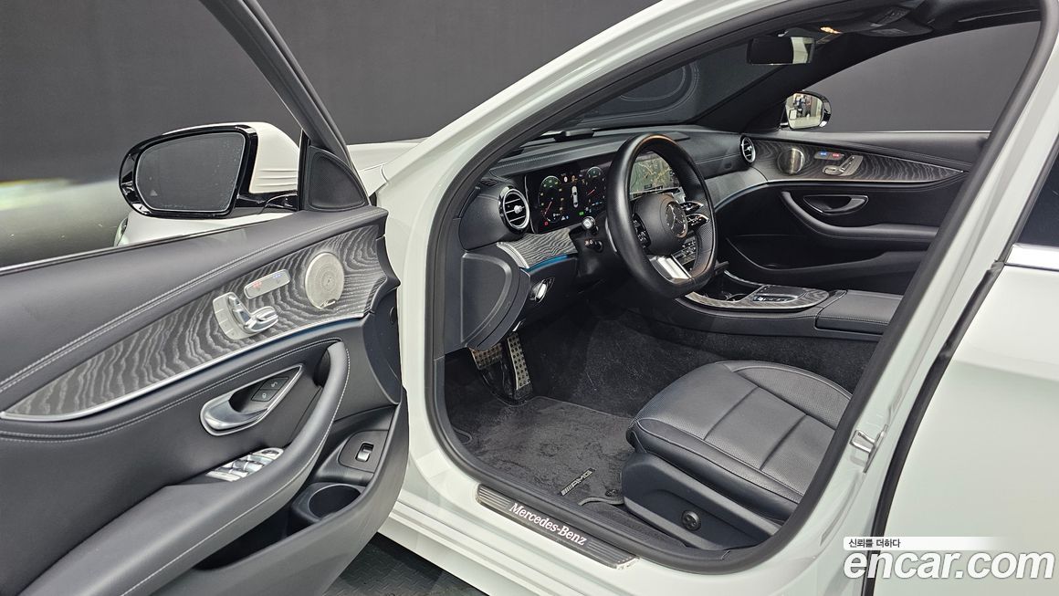 Mercedes-Benz E-Class 2022