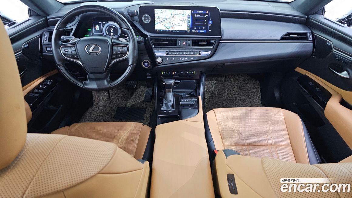 Lexus ES 2022
