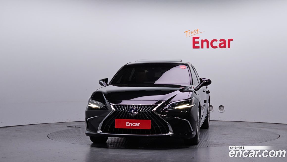 Lexus ES 2022