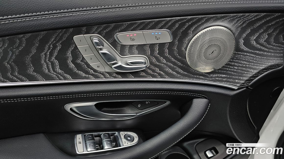 Mercedes-Benz E-Class 2022