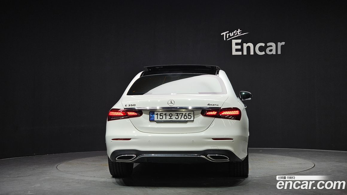 Mercedes-Benz E-Class 2022