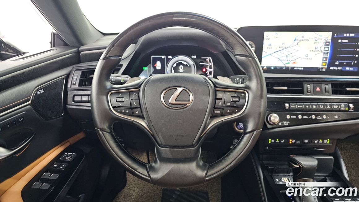 Lexus ES 2022