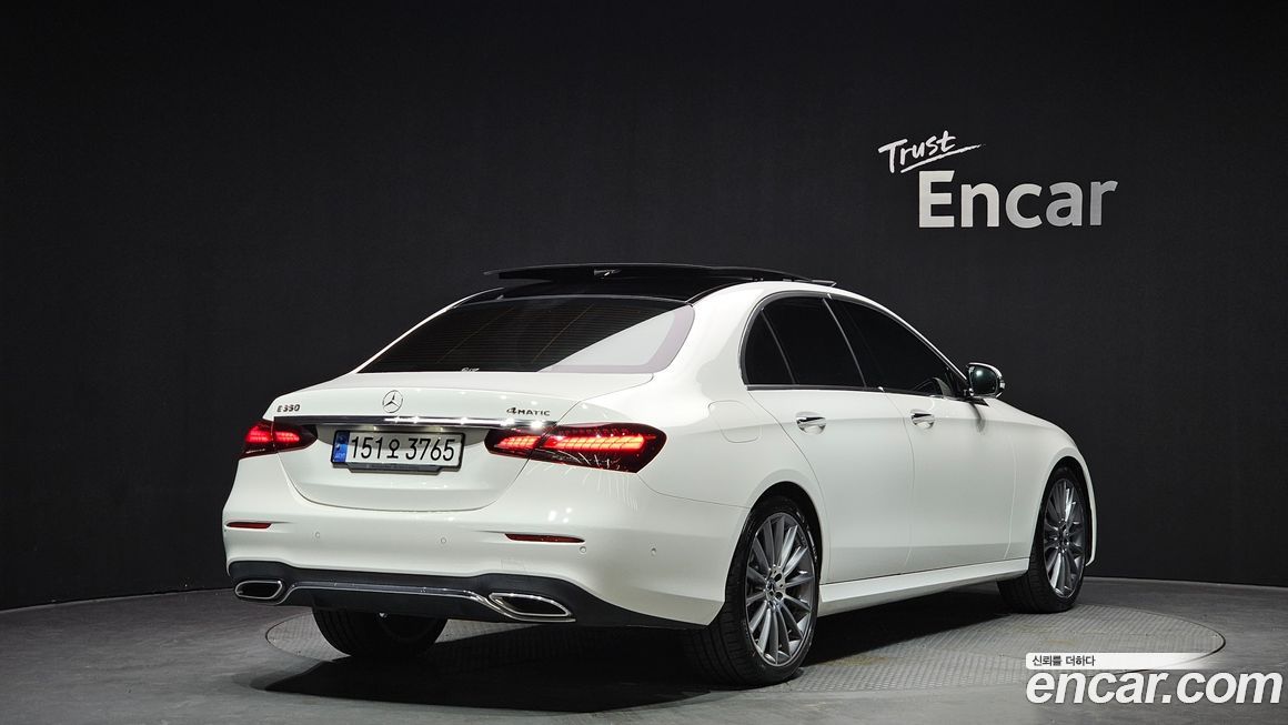 Mercedes-Benz E-Class 2022