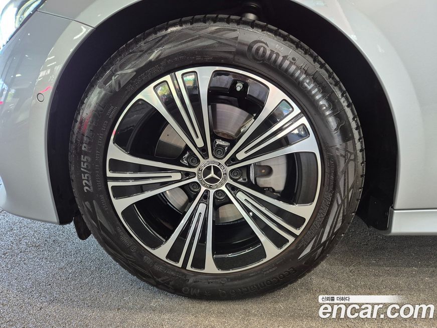 Mercedes-Benz E-Class 2025